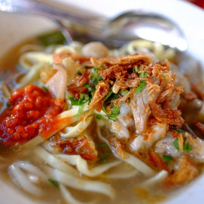 cemilan khas bandung, jajan khas bandung, jajanan khas bandung, kuliner khas bandung, makanan khas bandung, oleh-oleh khas bandung, panganan khas bandung, top 26+ jajanan khas bandung paling legendaris & enak, wajib coba!
