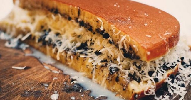 cemilan khas bandung, jajan khas bandung, jajanan khas bandung, kuliner khas bandung, makanan khas bandung, oleh-oleh khas bandung, panganan khas bandung, top 26+ jajanan khas bandung paling legendaris & enak, wajib coba!