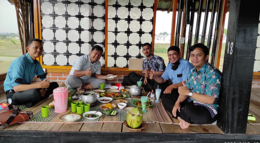 cafe di cianjur, cafe instagramable di cianjur, kafe di cianjur, kafe instagramable di cianjur, kuliner khas cianjur, makanan khas cianjur, restoran terkenal di cianjur resto terkenal di cianjur, tempat makan di cianjur, tempat makan enak di cianjur, tempat makan murah di cianjur, tempat wisata kuliner di cianjur, warung makan di cianjur, wisata kuliner di cianjur, top 26+ tempat makan di cianjur paling enak, restoran spot wisata kuliner!