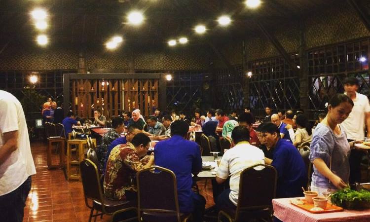 cafe di cianjur, cafe instagramable di cianjur, kafe di cianjur, kafe instagramable di cianjur, kuliner khas cianjur, makanan khas cianjur, restoran terkenal di cianjur resto terkenal di cianjur, tempat makan di cianjur, tempat makan enak di cianjur, tempat makan murah di cianjur, tempat wisata kuliner di cianjur, warung makan di cianjur, wisata kuliner di cianjur, top 26+ tempat makan di cianjur paling enak, restoran spot wisata kuliner!