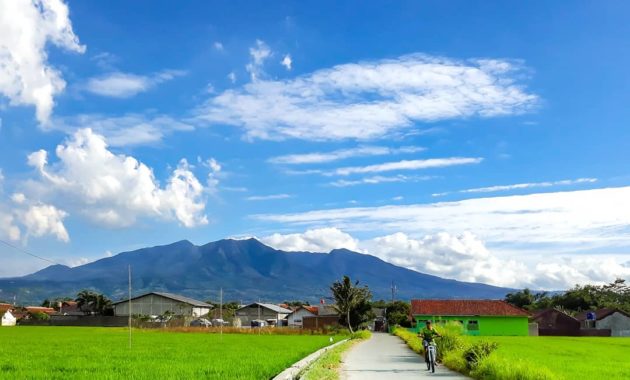 gunung di jawa barat, gunung terbaik di jawa barat, gunung terindah di jawa barat, gunung tertinggi di jawa barat, gunung tidak aktif di jawa barat, gunung yang masih aktif di jawa barat, mendaki gunung di jawa barat, top 27+ gunung di jawa barat yang wajib kalian taklukkan, yuk mendaki!