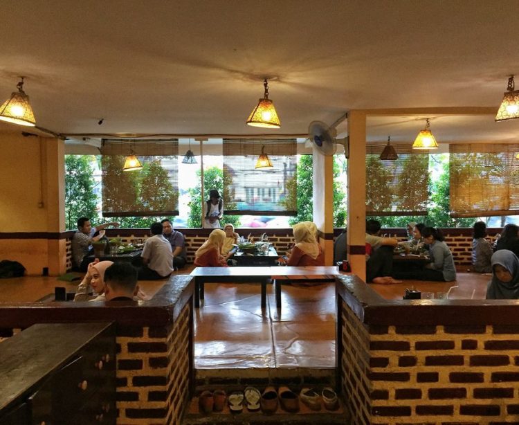 top 28+ tempat makan di depok enak, cafe & resto legendaris terbaik