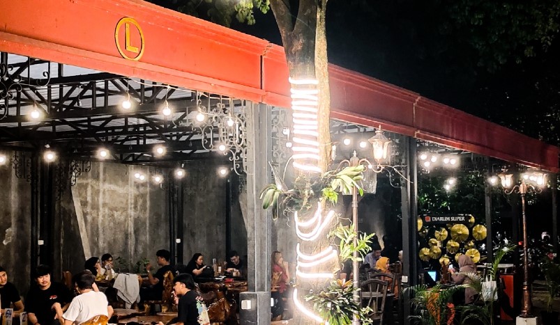 cafe di depok, cafe murah di depok, cafe romantis di depok, kafe di depok, lokasi nongkrong di depok, nongkrong di depok, tempat hnagout di depok, tempat makan enak di depok, tempat nongkrong 24 jam di depok, tempat nongkrong di depok, tempat nongkrong malam di depok, tempat wisata kuliner di depok, top 27+ tempat nongkrong di depok paling seru buat kongkow & hangout