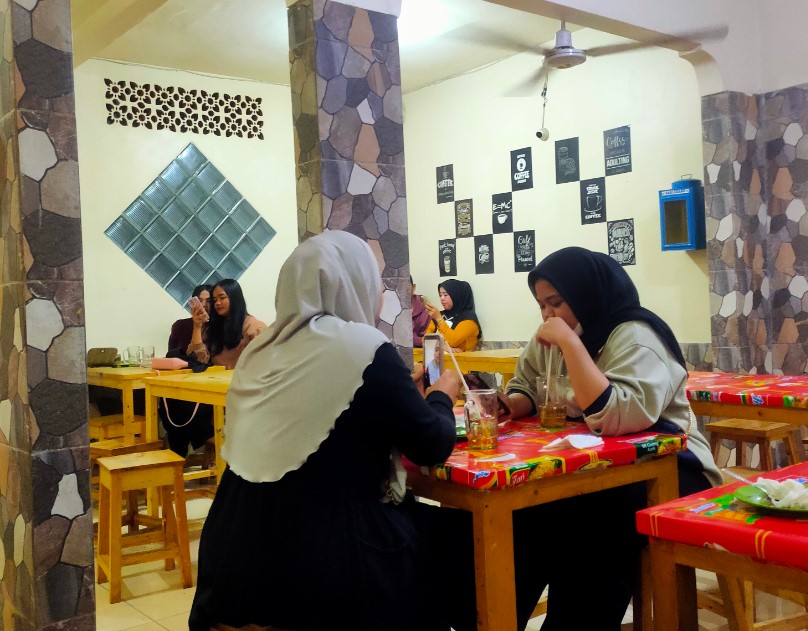 cafe di depok, cafe murah di depok, cafe romantis di depok, kafe di depok, lokasi nongkrong di depok, nongkrong di depok, tempat hnagout di depok, tempat makan enak di depok, tempat nongkrong 24 jam di depok, tempat nongkrong di depok, tempat nongkrong malam di depok, tempat wisata kuliner di depok, top 27+ tempat nongkrong di depok paling seru buat kongkow & hangout