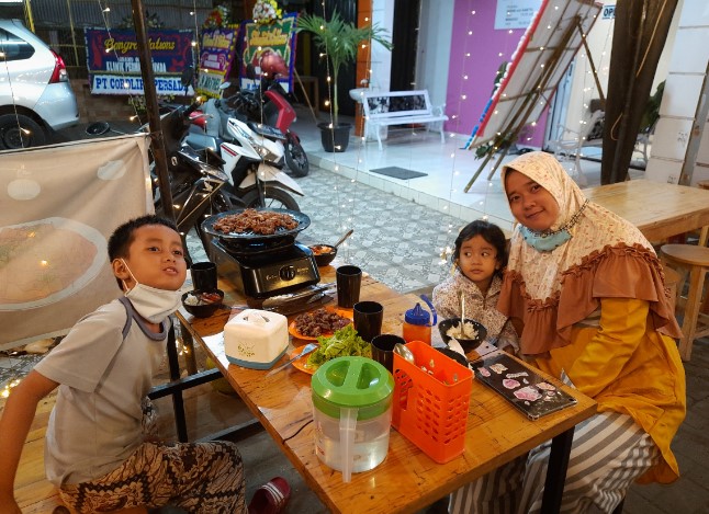 cafe di depok, cafe murah di depok, cafe romantis di depok, kafe di depok, lokasi nongkrong di depok, nongkrong di depok, tempat hnagout di depok, tempat makan enak di depok, tempat nongkrong 24 jam di depok, tempat nongkrong di depok, tempat nongkrong malam di depok, tempat wisata kuliner di depok, top 27+ tempat nongkrong di depok paling seru buat kongkow & hangout