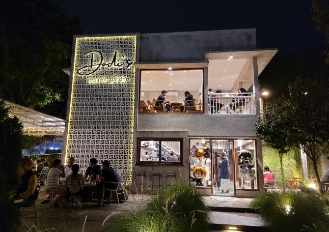 cafe di depok, cafe murah di depok, cafe romantis di depok, kafe di depok, lokasi nongkrong di depok, nongkrong di depok, tempat hnagout di depok, tempat makan enak di depok, tempat nongkrong 24 jam di depok, tempat nongkrong di depok, tempat nongkrong malam di depok, tempat wisata kuliner di depok, top 27+ tempat nongkrong di depok paling seru buat kongkow & hangout