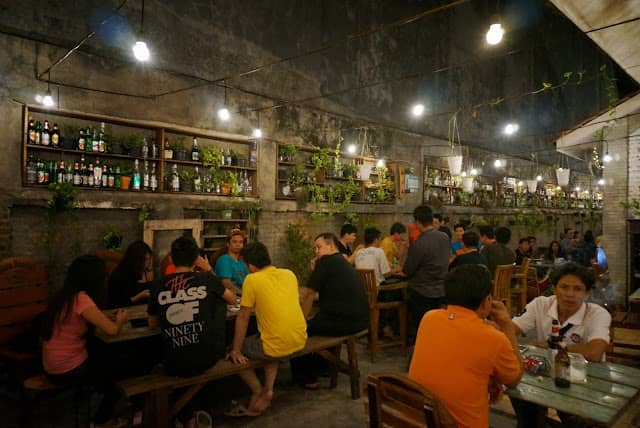 cafe di surabaya, kafe di surabaya, kuliner di surabaya, tempat instagramable di surabaya, tempat kongkow di surabaya, tempat kuliner di surabaya, tempat makan di surabaya, tempat ngopi di surabaya, tempat nongkrong di surabaya, tempat wisata kuliner di surabaya, top 27+ tempat nongkrong di surabaya terhits & kekinian, cafe, coffee shop, resto!