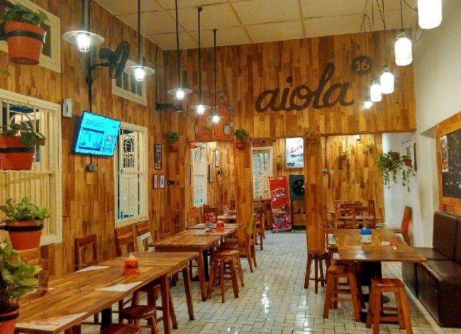 cafe di surabaya, kafe di surabaya, kuliner di surabaya, tempat instagramable di surabaya, tempat kongkow di surabaya, tempat kuliner di surabaya, tempat makan di surabaya, tempat ngopi di surabaya, tempat nongkrong di surabaya, tempat wisata kuliner di surabaya, top 27+ tempat nongkrong di surabaya terhits & kekinian, cafe, coffee shop, resto!