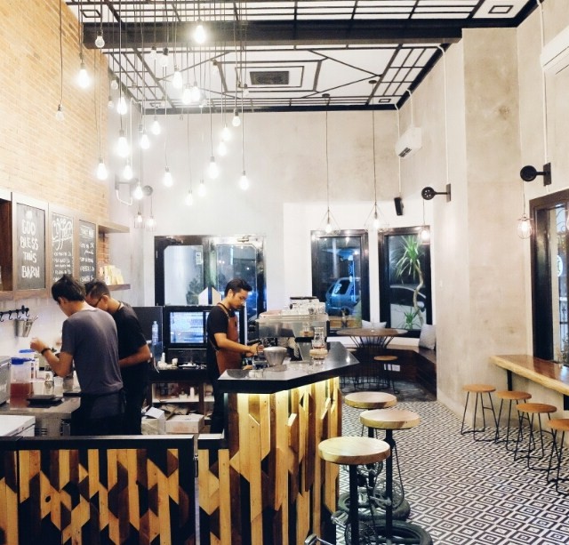 cafe di surabaya, kafe di surabaya, kuliner di surabaya, tempat instagramable di surabaya, tempat kongkow di surabaya, tempat kuliner di surabaya, tempat makan di surabaya, tempat ngopi di surabaya, tempat nongkrong di surabaya, tempat wisata kuliner di surabaya, top 27+ tempat nongkrong di surabaya terhits & kekinian, cafe, coffee shop, resto!