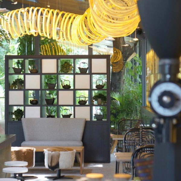 cafe di surabaya, kafe di surabaya, kuliner di surabaya, tempat instagramable di surabaya, tempat kongkow di surabaya, tempat kuliner di surabaya, tempat makan di surabaya, tempat ngopi di surabaya, tempat nongkrong di surabaya, tempat wisata kuliner di surabaya, top 27+ tempat nongkrong di surabaya terhits & kekinian, cafe, coffee shop, resto!