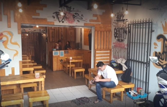 cafe di surabaya, kafe di surabaya, kuliner di surabaya, tempat instagramable di surabaya, tempat kongkow di surabaya, tempat kuliner di surabaya, tempat makan di surabaya, tempat ngopi di surabaya, tempat nongkrong di surabaya, tempat wisata kuliner di surabaya, top 27+ tempat nongkrong di surabaya terhits & kekinian, cafe, coffee shop, resto!