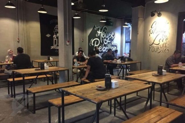 cafe di surabaya, kafe di surabaya, kuliner di surabaya, tempat instagramable di surabaya, tempat kongkow di surabaya, tempat kuliner di surabaya, tempat makan di surabaya, tempat ngopi di surabaya, tempat nongkrong di surabaya, tempat wisata kuliner di surabaya, top 27+ tempat nongkrong di surabaya terhits & kekinian, cafe, coffee shop, resto!