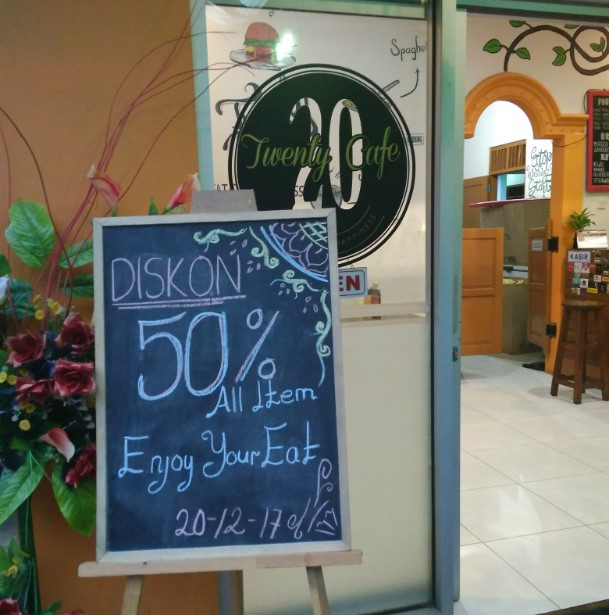 cafe 24 jam di karanganyar, cafe di karanganyar, coffee shop di karanganyar, coffeeshop di karanganyar, resto 24 jam di karanganyar, resto di karanganyar, tempat chill di karanganyar, tempat hangout di karanganyar, tempat hits di karanganyar, tempat kongkow di karanganyar, tempat makan di karanganyar, tempat ngopi di karanganyar, tempat nongkrong di karanganyar, tempat nugas di karanganyar, warung kopi di karanganyar, top 28+ cafe tempat nongkrong di karanganyar hits, coffee shop cozy buat kongkow!
