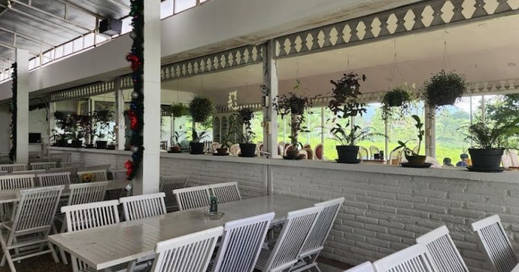 cafe 24 jam di karanganyar, cafe di karanganyar, coffee shop di karanganyar, coffeeshop di karanganyar, resto 24 jam di karanganyar, resto di karanganyar, tempat chill di karanganyar, tempat hangout di karanganyar, tempat hits di karanganyar, tempat kongkow di karanganyar, tempat makan di karanganyar, tempat ngopi di karanganyar, tempat nongkrong di karanganyar, tempat nugas di karanganyar, warung kopi di karanganyar, top 28+ cafe tempat nongkrong di karanganyar hits, coffee shop cozy buat kongkow!