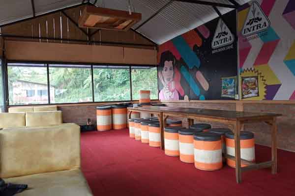 cafe 24 jam di karanganyar, cafe di karanganyar, coffee shop di karanganyar, coffeeshop di karanganyar, resto 24 jam di karanganyar, resto di karanganyar, tempat chill di karanganyar, tempat hangout di karanganyar, tempat hits di karanganyar, tempat kongkow di karanganyar, tempat makan di karanganyar, tempat ngopi di karanganyar, tempat nongkrong di karanganyar, tempat nugas di karanganyar, warung kopi di karanganyar, top 28+ cafe tempat nongkrong di karanganyar hits, coffee shop cozy buat kongkow!
