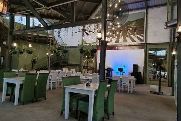 cafe 24 jam di karanganyar, cafe di karanganyar, coffee shop di karanganyar, coffeeshop di karanganyar, resto 24 jam di karanganyar, resto di karanganyar, tempat chill di karanganyar, tempat hangout di karanganyar, tempat hits di karanganyar, tempat kongkow di karanganyar, tempat makan di karanganyar, tempat ngopi di karanganyar, tempat nongkrong di karanganyar, tempat nugas di karanganyar, warung kopi di karanganyar, top 28+ cafe tempat nongkrong di karanganyar hits, coffee shop cozy buat kongkow!