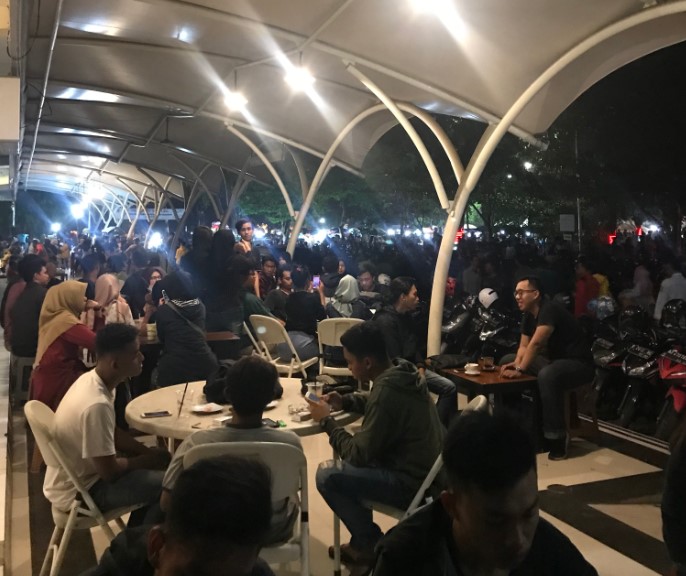 cafe 24 jam di karanganyar, cafe di karanganyar, coffee shop di karanganyar, coffeeshop di karanganyar, resto 24 jam di karanganyar, resto di karanganyar, tempat chill di karanganyar, tempat hangout di karanganyar, tempat hits di karanganyar, tempat kongkow di karanganyar, tempat makan di karanganyar, tempat ngopi di karanganyar, tempat nongkrong di karanganyar, tempat nugas di karanganyar, warung kopi di karanganyar, top 28+ cafe tempat nongkrong di karanganyar hits, coffee shop cozy buat kongkow!