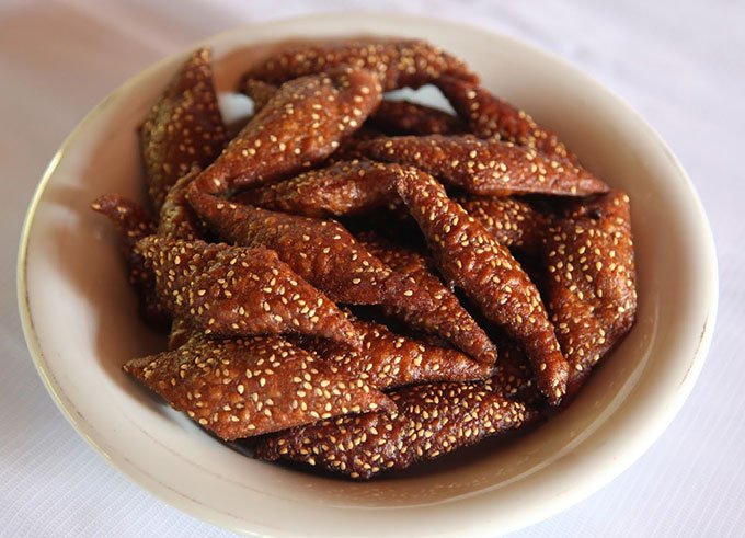 buah tangan khas makassar, cinderamata khas makassar, jajanan khas makassar, jajanan pasar khas makassar, makanan khas makassar, minuman khas makassar, oleh-oleh khas makassar, pernak-pernik khas makassar, souvenir khas makassar, top 28+ oleh-oleh khas makassar wajib dibeli & 5 toko pusat cinderamata paling terkenal
