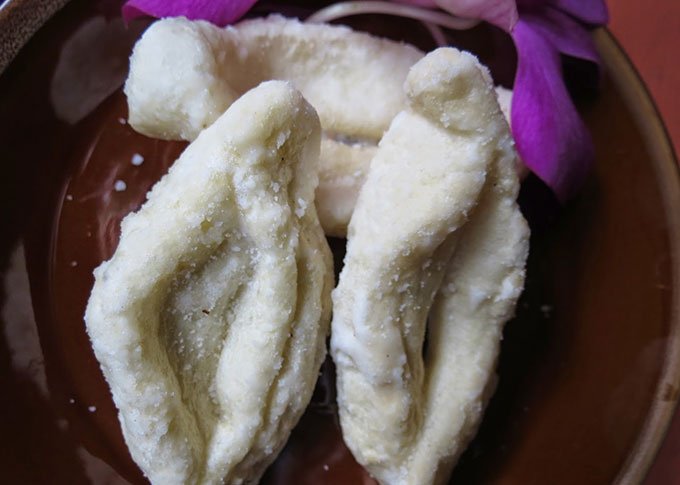 buah tangan khas makassar, cinderamata khas makassar, jajanan khas makassar, jajanan pasar khas makassar, makanan khas makassar, minuman khas makassar, oleh-oleh khas makassar, pernak-pernik khas makassar, souvenir khas makassar, top 28+ oleh-oleh khas makassar wajib dibeli & 5 toko pusat cinderamata paling terkenal
