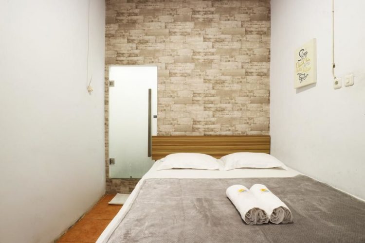 homestay murah di surabaya, hostel murah di surabaya, hotel bintang 1 di surabaya, hotel bintang 2 di surabaya, hotel bintang 3 di surabaya, hotel kapsul murah di surabaya, hotel murah di surabaya, hotel murah terbaik di surabaya, penginapan murah di surabaya, top 28+ penginapan & hotel murah di surabaya, mulai 60ribuan, ac, tv, park!