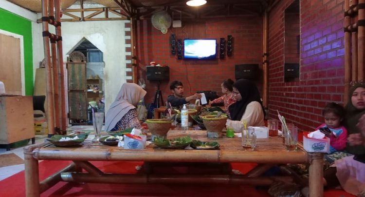 cafe di batang, kuliner di batang, restaurant di batang, resto di batang, restoran di batang, rm di batang, rumah makan 24 jam di batang, rumah makan di batang, rumah makan padang di batang, tempat makan 24 jam di batang, tempat makan di batang, tempat makan enak di batang, tempat wisata kuliner di batang, top 28+ tempat makan di batang paling legendaris & enak, resto, cafe, dll