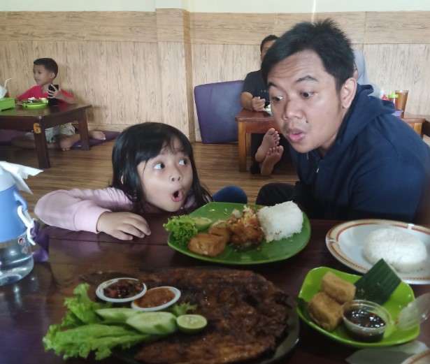top 28+ tempat makan di depok enak, cafe & resto legendaris terbaik