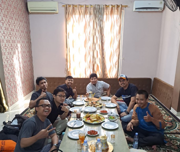 top 28+ tempat makan di depok enak, cafe & resto legendaris terbaik