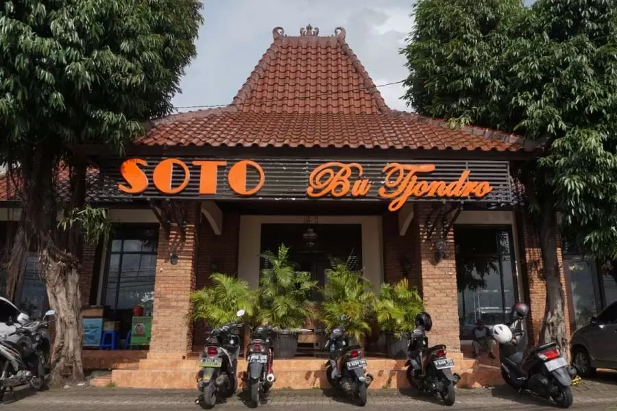 top 28+ tempat makan di depok enak, cafe & resto legendaris terbaik