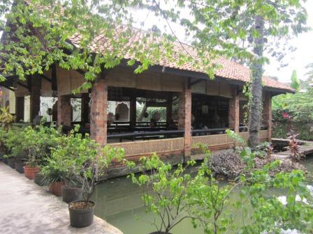 top 28+ tempat makan di depok enak, cafe & resto legendaris terbaik