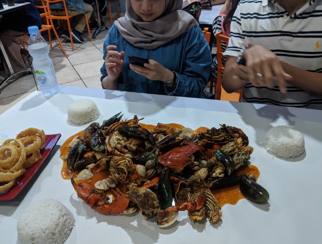 top 28+ tempat makan di depok enak, cafe & resto legendaris terbaik