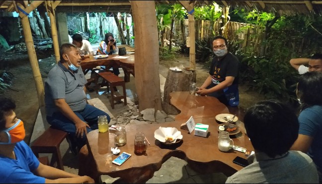 cafe 24 jam di banyuwangi, cafe di banyuwangi, kafe di banyuwangi, resto di banyuwangi, tempat hangout di banyuwangi, tempat hits di banyuwangi, tempat kongkow di banyuwangi, tempat makan di banyuwangi, tempat nongkrong di banyuwangi, top 28+ tempat nongkrong di banyuwangi yang hits, cafe, coffee shop, resto!