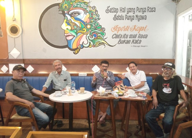 cafe 24 jam di banyuwangi, cafe di banyuwangi, kafe di banyuwangi, resto di banyuwangi, tempat hangout di banyuwangi, tempat hits di banyuwangi, tempat kongkow di banyuwangi, tempat makan di banyuwangi, tempat nongkrong di banyuwangi, top 28+ tempat nongkrong di banyuwangi yang hits, cafe, coffee shop, resto!