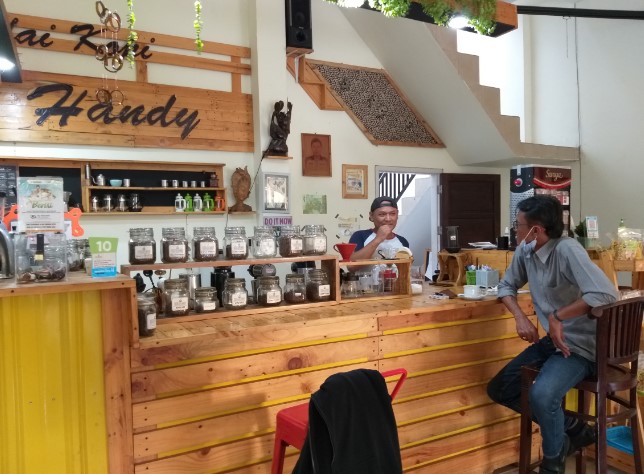 cafe 24 jam di banyuwangi, cafe di banyuwangi, kafe di banyuwangi, resto di banyuwangi, tempat hangout di banyuwangi, tempat hits di banyuwangi, tempat kongkow di banyuwangi, tempat makan di banyuwangi, tempat nongkrong di banyuwangi, top 28+ tempat nongkrong di banyuwangi yang hits, cafe, coffee shop, resto!