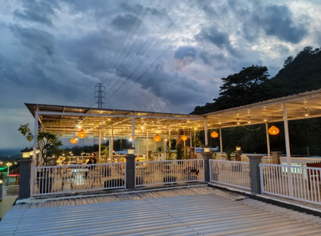 cafe 24 jam di banyuwangi, cafe di banyuwangi, kafe di banyuwangi, resto di banyuwangi, tempat hangout di banyuwangi, tempat hits di banyuwangi, tempat kongkow di banyuwangi, tempat makan di banyuwangi, tempat nongkrong di banyuwangi, top 28+ tempat nongkrong di banyuwangi yang hits, cafe, coffee shop, resto!