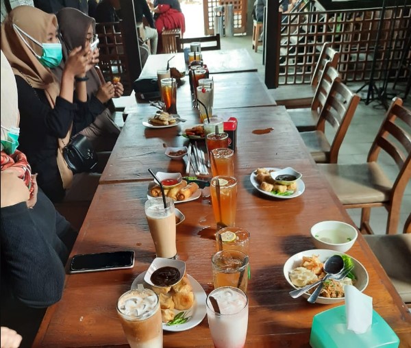 cafe 24 jam di banyuwangi, cafe di banyuwangi, kafe di banyuwangi, resto di banyuwangi, tempat hangout di banyuwangi, tempat hits di banyuwangi, tempat kongkow di banyuwangi, tempat makan di banyuwangi, tempat nongkrong di banyuwangi, top 28+ tempat nongkrong di banyuwangi yang hits, cafe, coffee shop, resto!