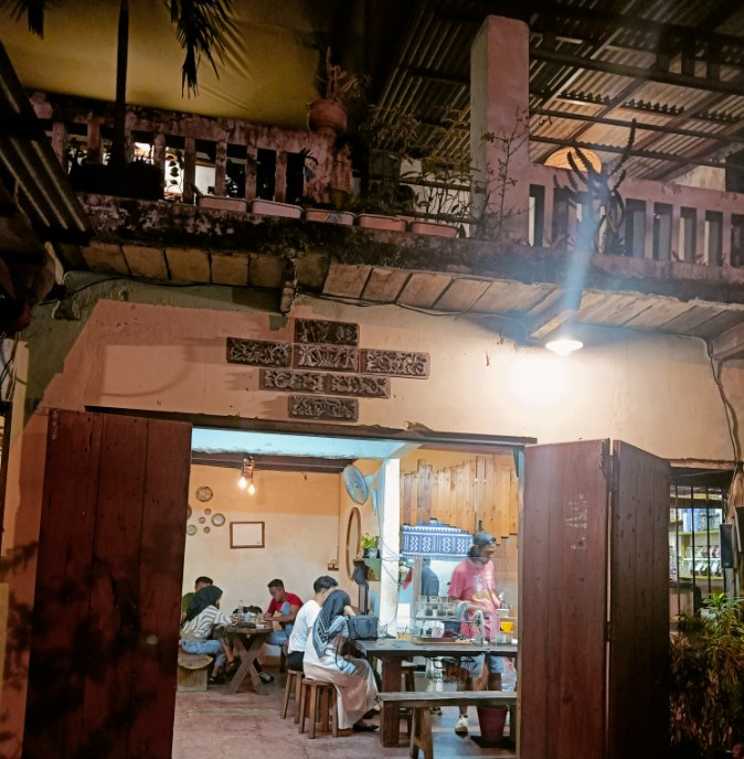 cafe 24 jam di banyuwangi, cafe di banyuwangi, kafe di banyuwangi, resto di banyuwangi, tempat hangout di banyuwangi, tempat hits di banyuwangi, tempat kongkow di banyuwangi, tempat makan di banyuwangi, tempat nongkrong di banyuwangi, top 28+ tempat nongkrong di banyuwangi yang hits, cafe, coffee shop, resto!