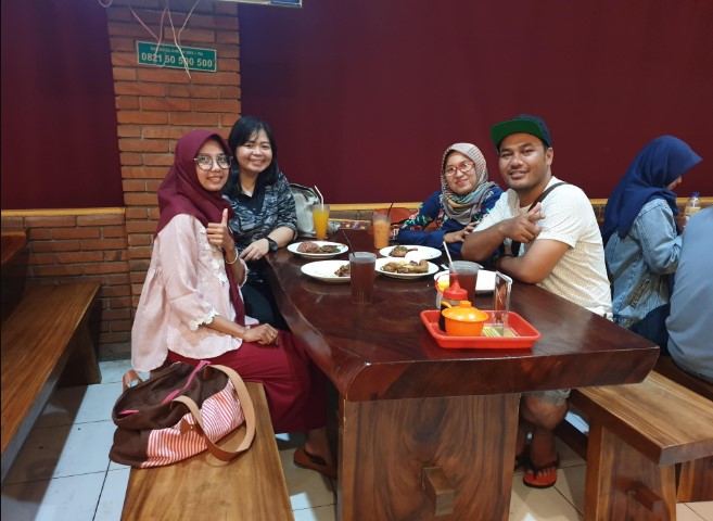 cafe di karawang, kuliner karawang, makanan enak di karawang, makanan khas karawang, oleh oleh khas karawang, restoran di karawang, rumah makan cibiuk karawang, rumah makan di karawang, rumah makan karawang, rumah makan walahar karawang, tempat makan di karawang, tempat makan enak di karawang, tempat makan karawang, tempat wisata kuliner di karawang, top 29+ tempat makan di karawang paling enak, restoran, cafe, wisata kuliner
