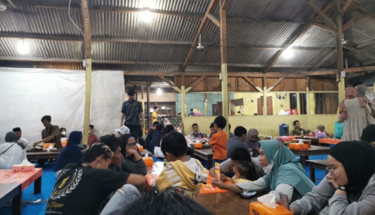 cafe di karawang, kuliner karawang, makanan enak di karawang, makanan khas karawang, oleh oleh khas karawang, restoran di karawang, rumah makan cibiuk karawang, rumah makan di karawang, rumah makan karawang, rumah makan walahar karawang, tempat makan di karawang, tempat makan enak di karawang, tempat makan karawang, tempat wisata kuliner di karawang, top 29+ tempat makan di karawang paling enak, restoran, cafe, wisata kuliner