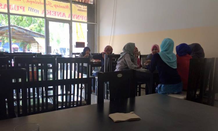 cafe di karawang, kuliner karawang, makanan enak di karawang, makanan khas karawang, oleh oleh khas karawang, restoran di karawang, rumah makan cibiuk karawang, rumah makan di karawang, rumah makan karawang, rumah makan walahar karawang, tempat makan di karawang, tempat makan enak di karawang, tempat makan karawang, tempat wisata kuliner di karawang, top 29+ tempat makan di karawang paling enak, restoran, cafe, wisata kuliner