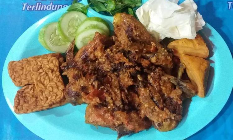 cafe di karawang, kuliner karawang, makanan enak di karawang, makanan khas karawang, oleh oleh khas karawang, restoran di karawang, rumah makan cibiuk karawang, rumah makan di karawang, rumah makan karawang, rumah makan walahar karawang, tempat makan di karawang, tempat makan enak di karawang, tempat makan karawang, tempat wisata kuliner di karawang, top 29+ tempat makan di karawang paling enak, restoran, cafe, wisata kuliner