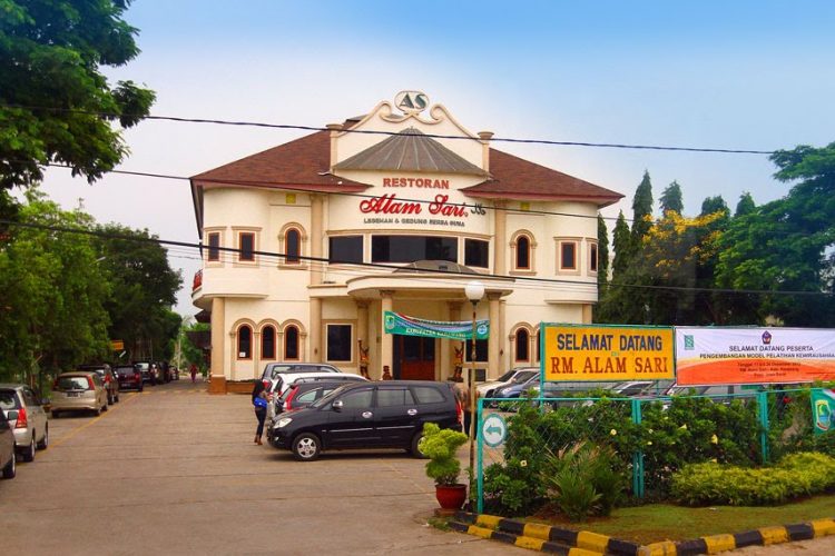 cafe di karawang, kuliner karawang, makanan enak di karawang, makanan khas karawang, oleh oleh khas karawang, restoran di karawang, rumah makan cibiuk karawang, rumah makan di karawang, rumah makan karawang, rumah makan walahar karawang, tempat makan di karawang, tempat makan enak di karawang, tempat makan karawang, tempat wisata kuliner di karawang, top 29+ tempat makan di karawang paling enak, restoran, cafe, wisata kuliner