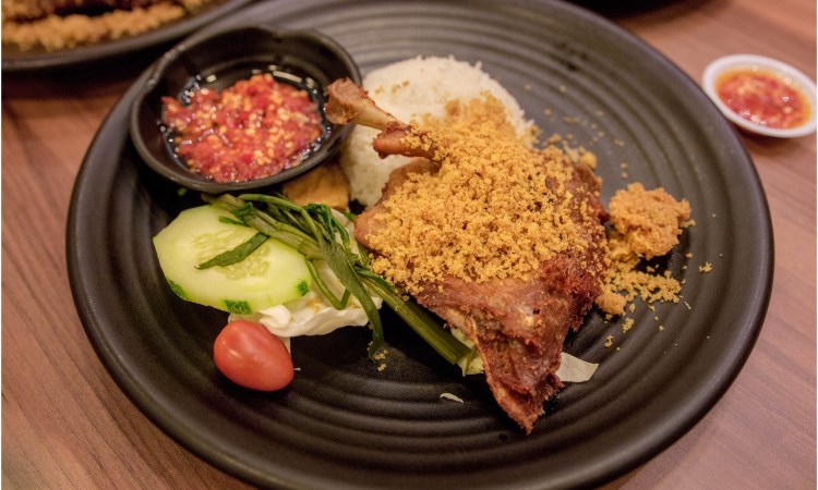cafe di karawang, kuliner karawang, makanan enak di karawang, makanan khas karawang, oleh oleh khas karawang, restoran di karawang, rumah makan cibiuk karawang, rumah makan di karawang, rumah makan karawang, rumah makan walahar karawang, tempat makan di karawang, tempat makan enak di karawang, tempat makan karawang, tempat wisata kuliner di karawang, top 29+ tempat makan di karawang paling enak, restoran, cafe, wisata kuliner