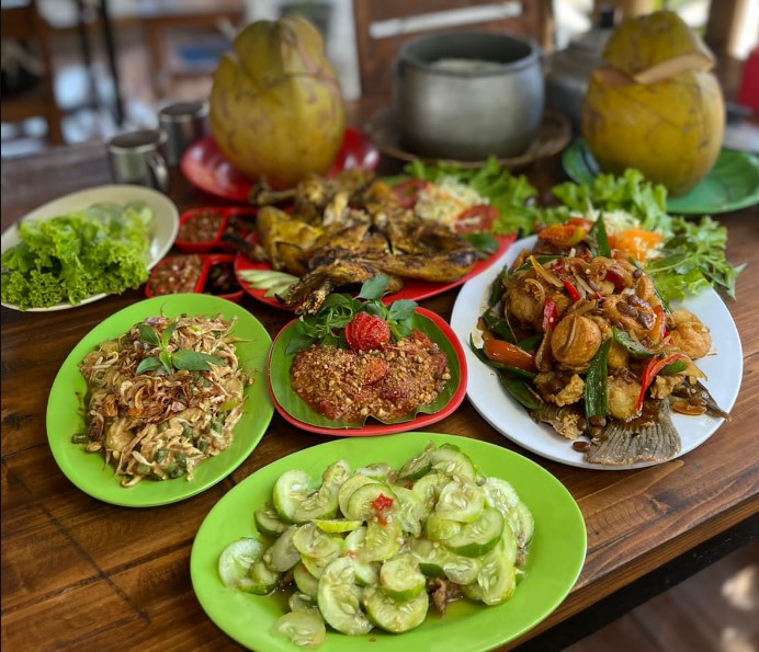 cafe di karawang, kuliner karawang, makanan enak di karawang, makanan khas karawang, oleh oleh khas karawang, restoran di karawang, rumah makan cibiuk karawang, rumah makan di karawang, rumah makan karawang, rumah makan walahar karawang, tempat makan di karawang, tempat makan enak di karawang, tempat makan karawang, tempat wisata kuliner di karawang, top 29+ tempat makan di karawang paling enak, restoran, cafe, wisata kuliner