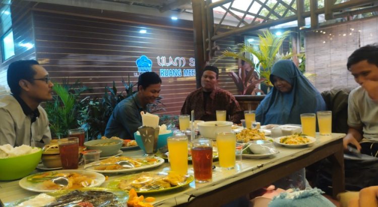 cafe di kudus, kuliner di kudus, resto di kudus, restoran di kudus, rumah makan di kudus, rumah makan penyet di kudus, tempat makan di kudus, tempat makan enak di kudus, tempat makan sate kebo di kudus, tempat makan soto di kudus, tempat wisata kuliner di kudus, warung makan di kudus, wisata kuliner di kudus, top 29+ tempat makan di kudus paling enak & legend, resto, wisata kuliner favorit
