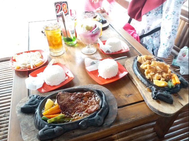 cafe di kudus, kuliner di kudus, resto di kudus, restoran di kudus, rumah makan di kudus, rumah makan penyet di kudus, tempat makan di kudus, tempat makan enak di kudus, tempat makan sate kebo di kudus, tempat makan soto di kudus, tempat wisata kuliner di kudus, warung makan di kudus, wisata kuliner di kudus, top 29+ tempat makan di kudus paling enak & legend, resto, wisata kuliner favorit