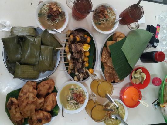 Top 29+ Tempat Makan di Kudus Paling Enak & Legend, Resto, Wisata Kuliner Favorit
