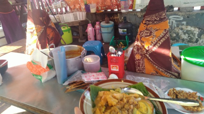 cafe di kudus, kuliner di kudus, resto di kudus, restoran di kudus, rumah makan di kudus, rumah makan penyet di kudus, tempat makan di kudus, tempat makan enak di kudus, tempat makan sate kebo di kudus, tempat makan soto di kudus, tempat wisata kuliner di kudus, warung makan di kudus, wisata kuliner di kudus, top 29+ tempat makan di kudus paling enak & legend, resto, wisata kuliner favorit