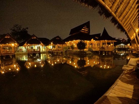 Top 29+ Tempat Makan di Tangerang Paling Enak & Legendaris, Cafe, Restoran!