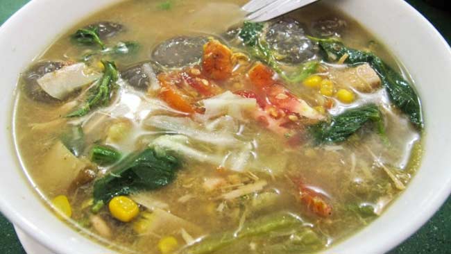 jajanan khas makassar, jajanan pasar khas makassar, kuliner khas makassar, makanan khas makassar, makanan khas makassar paling enak, makanan khas makassar paling terkenal, oleh-oleh khas makassar, top 31+ makanan khas makassar paling legendaris & enak, jajanan pasar, cemilan