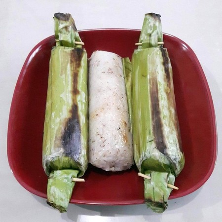 jajanan khas makassar, jajanan pasar khas makassar, kuliner khas makassar, makanan khas makassar, makanan khas makassar paling enak, makanan khas makassar paling terkenal, oleh-oleh khas makassar, top 31+ makanan khas makassar paling legendaris & enak, jajanan pasar, cemilan